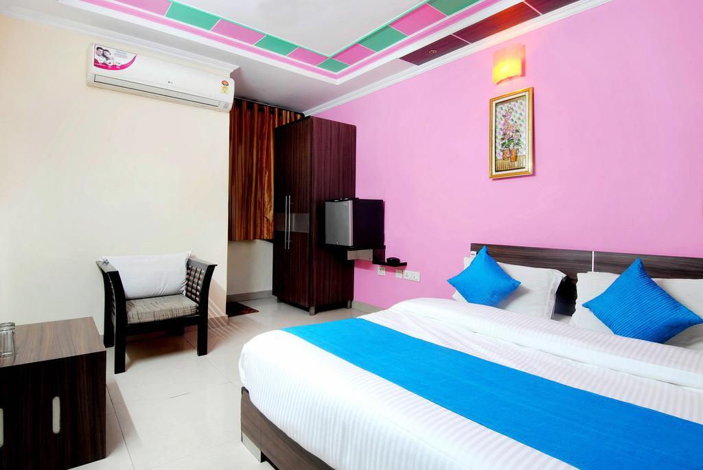 Hotel Durga International New Delhi Room photo